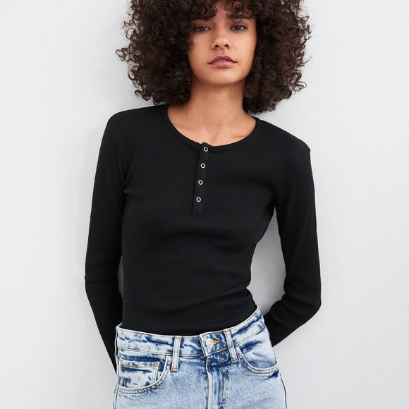 Zara | Tops | Zara Ribbed Long Sleeve Top With Snaps In Black | Poshmark
